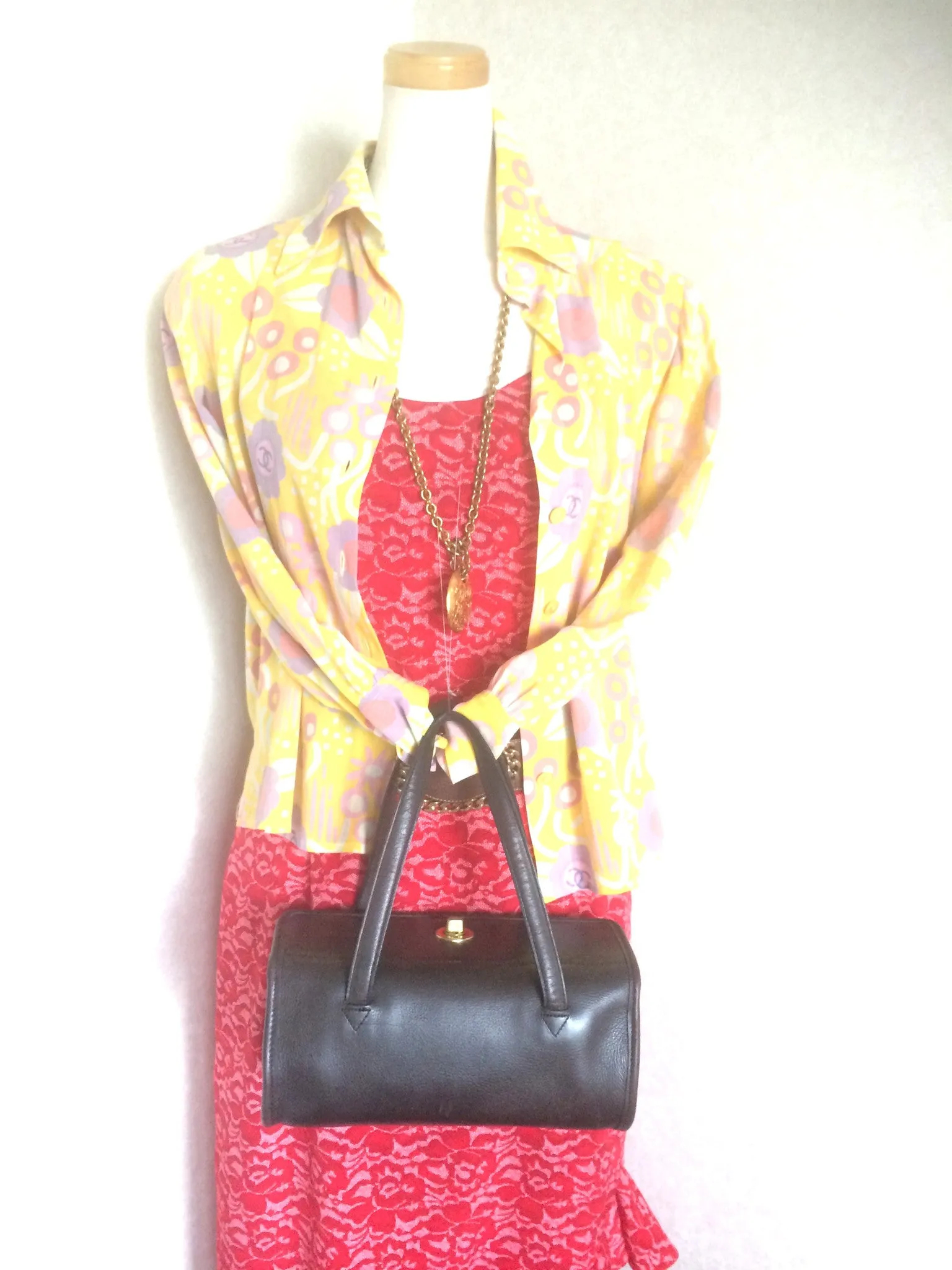 80's Vintage COACH dark brown leather shoulder bag, handbag in unique drum shape, Made in USA Classic unisex purse. Rare