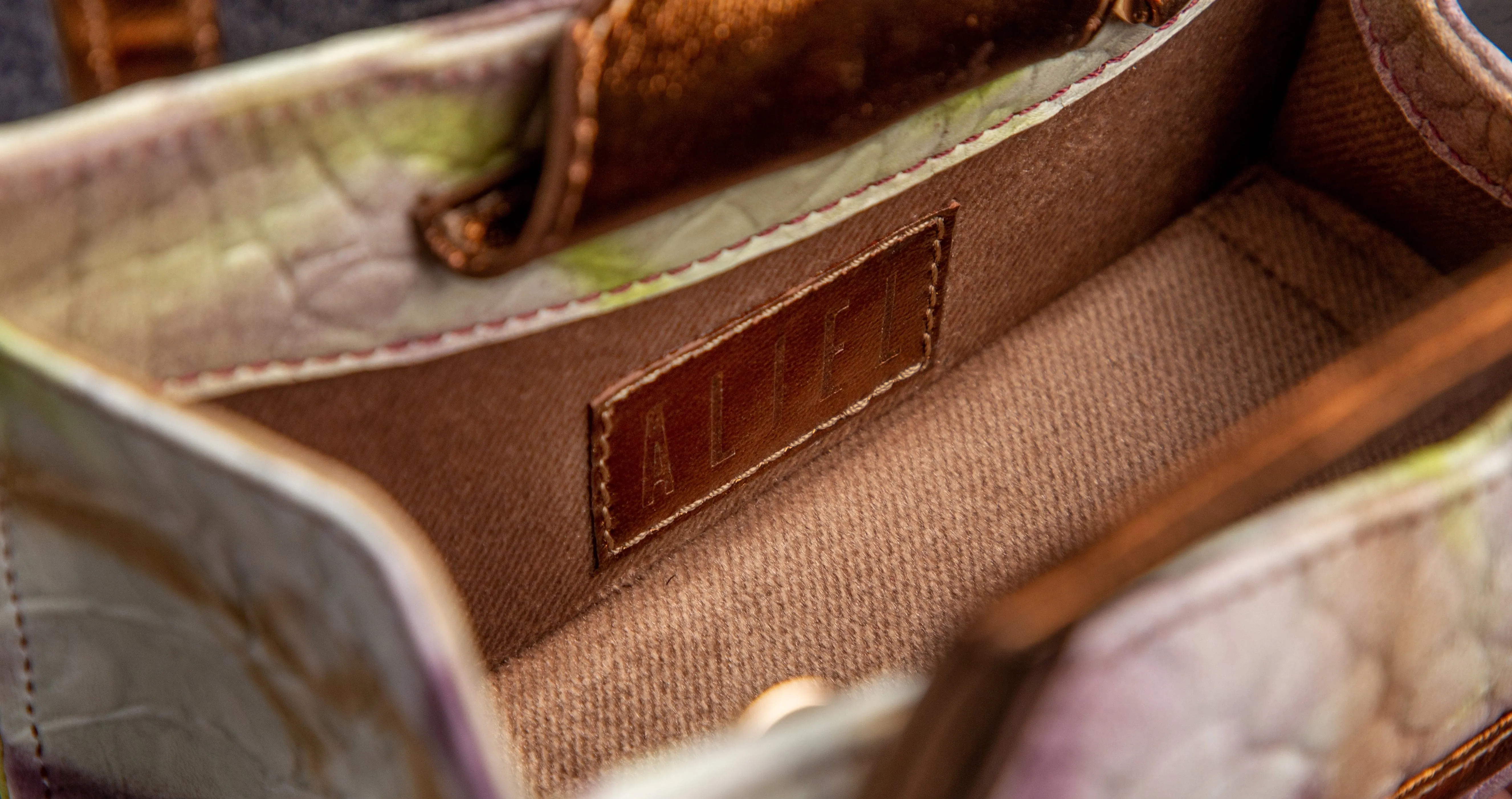 Aubergine Jari’Aa Square Top Handle