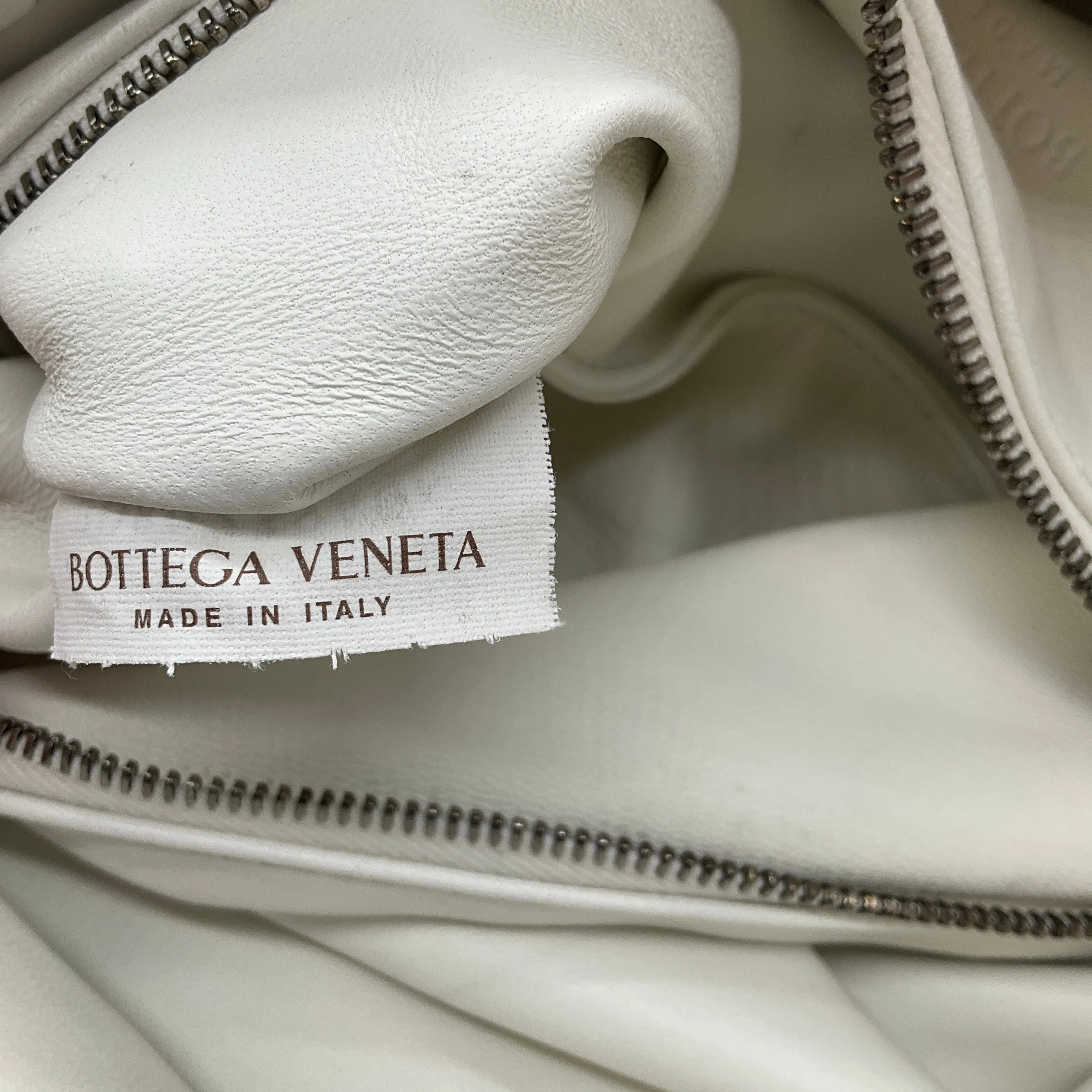 Bottega Veneta Ivory Leather Pouch Body Bag