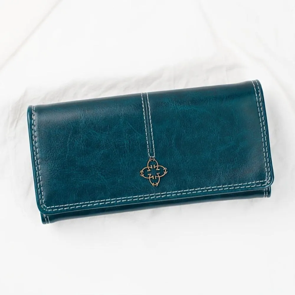 Calvaya Nova Bifold Wallet – Sleek, Practical, and Built for Everyday Use