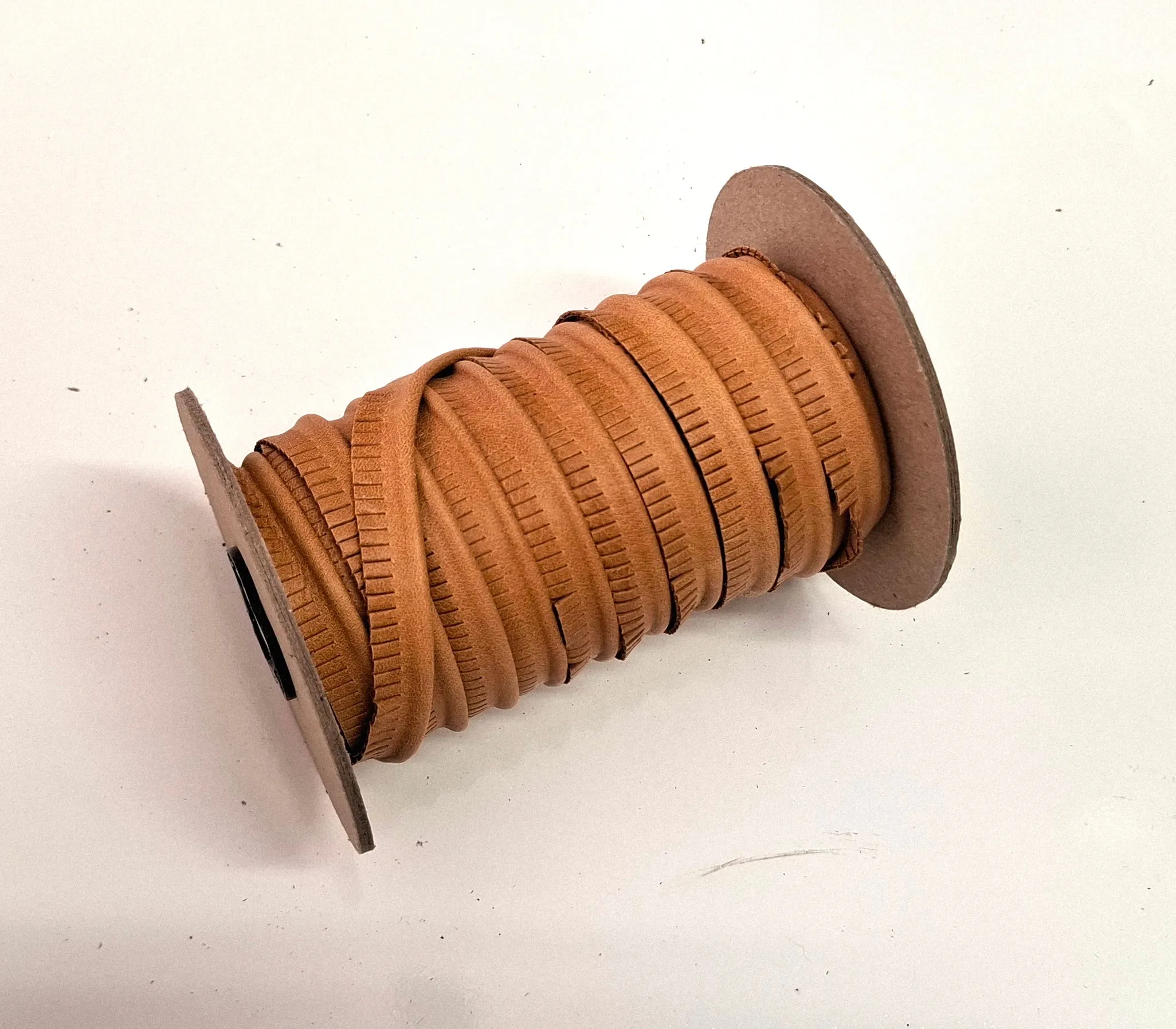 Cowhide Leather 1/2" Cord Piping in Distressed Pecan (2 yds) 3446XC