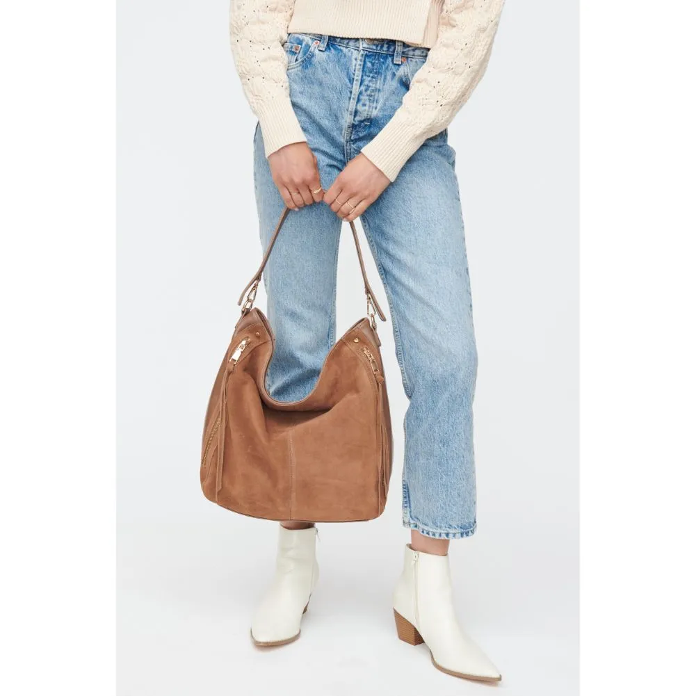 Emilia Hobo