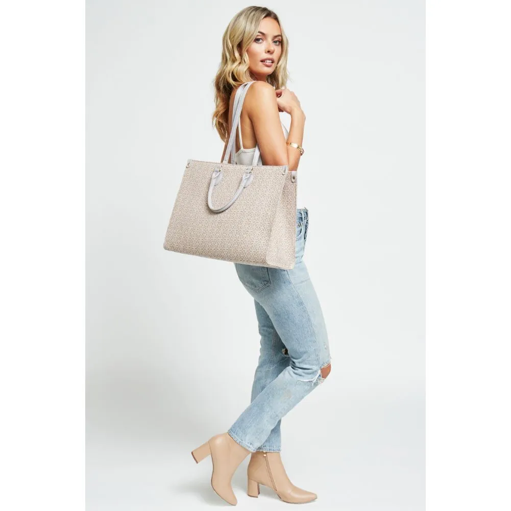 Esme Tote