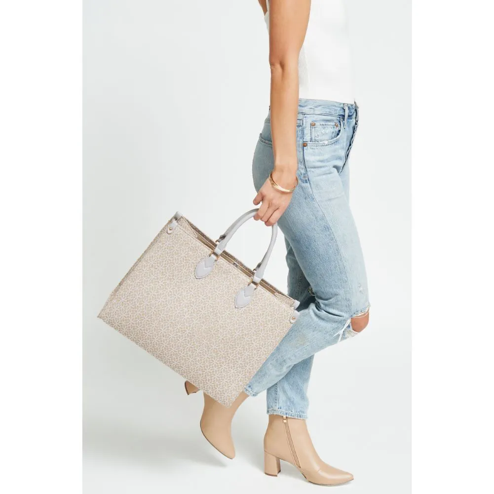 Esme Tote