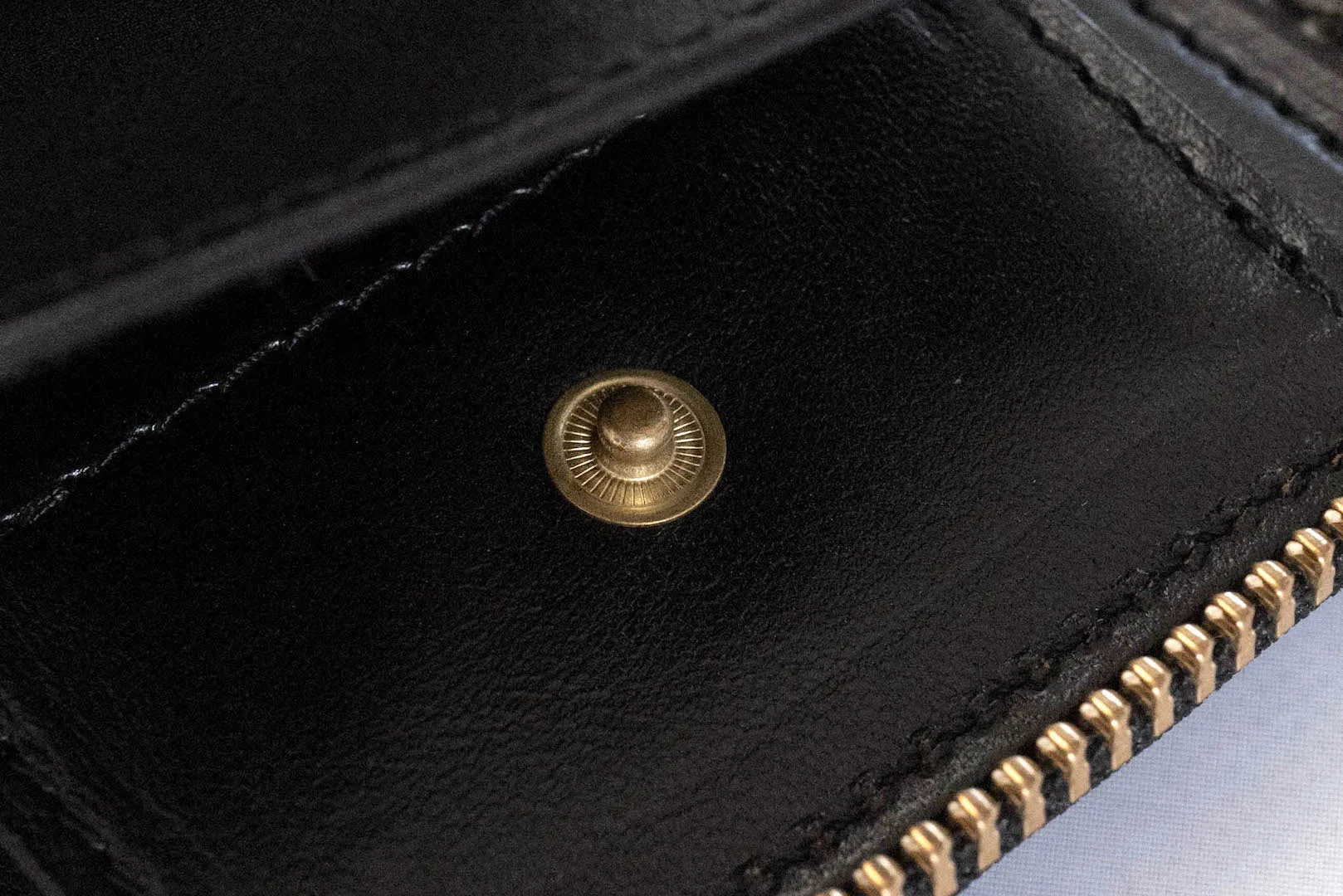 Inception by Accel Co. Horsehide Round Short Wallet (Black Tea-core)