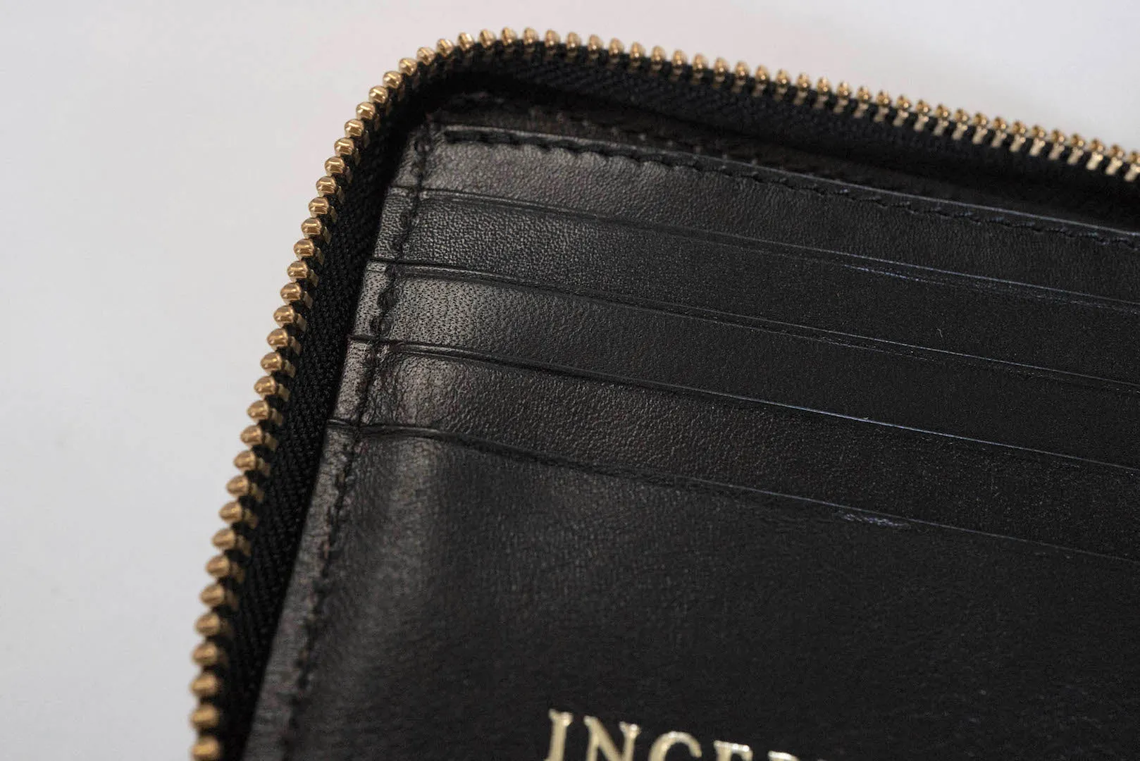 Inception by Accel Co. Horsehide Round Short Wallet (Black Tea-core)