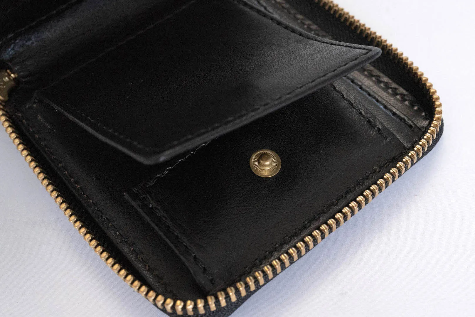 Inception by Accel Co. Horsehide Round Short Wallet (Black Tea-core)
