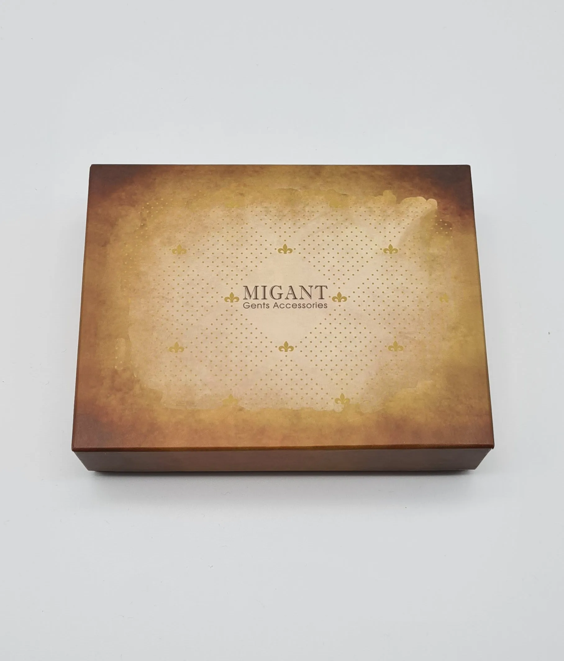 Migant Design black leather wallet in box 6550