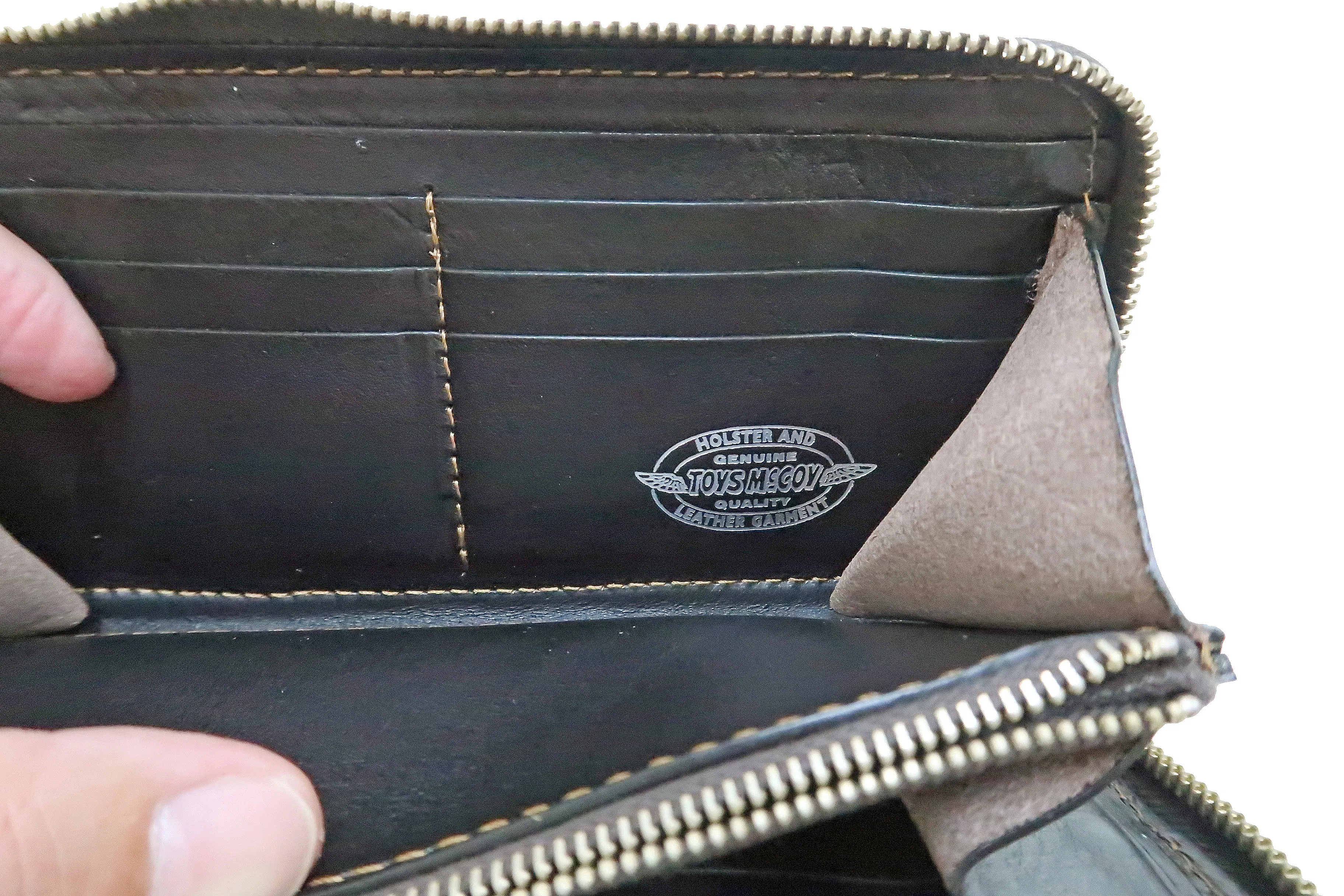 TOYS McCOY Zip-Around Long Leather Wallet Men's Casual Quilted Horsehide Leather Wallet with Three-Sided Zip TMA2506 050 Brown